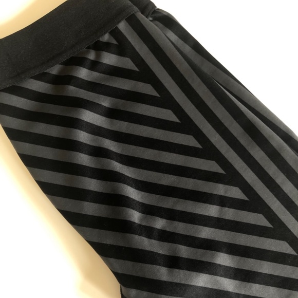 Gap Fit Striped Leggings Black, Gray - Picture 7 of 10